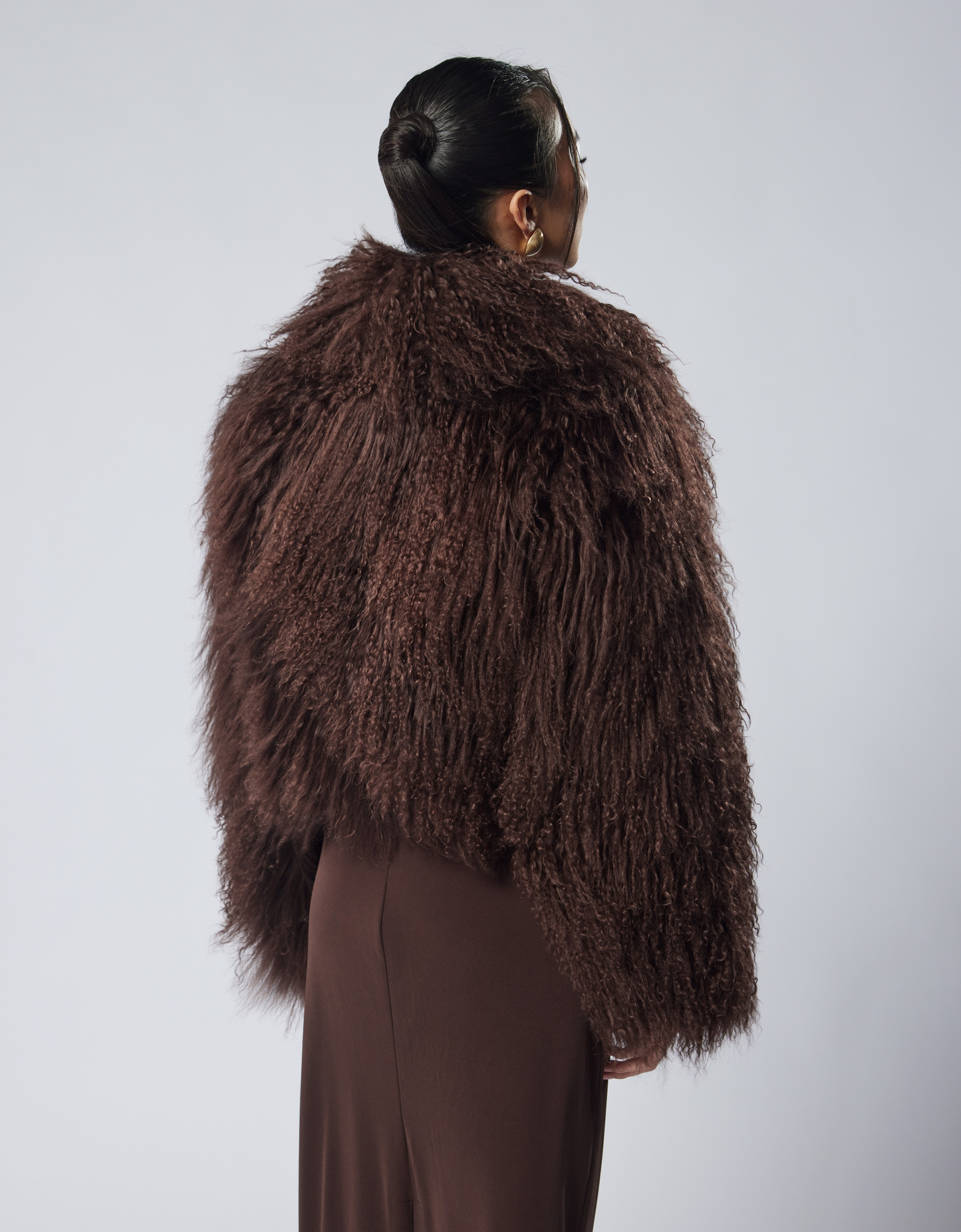 BRUNA dark brown Mongolian coad with english collar 47 cm