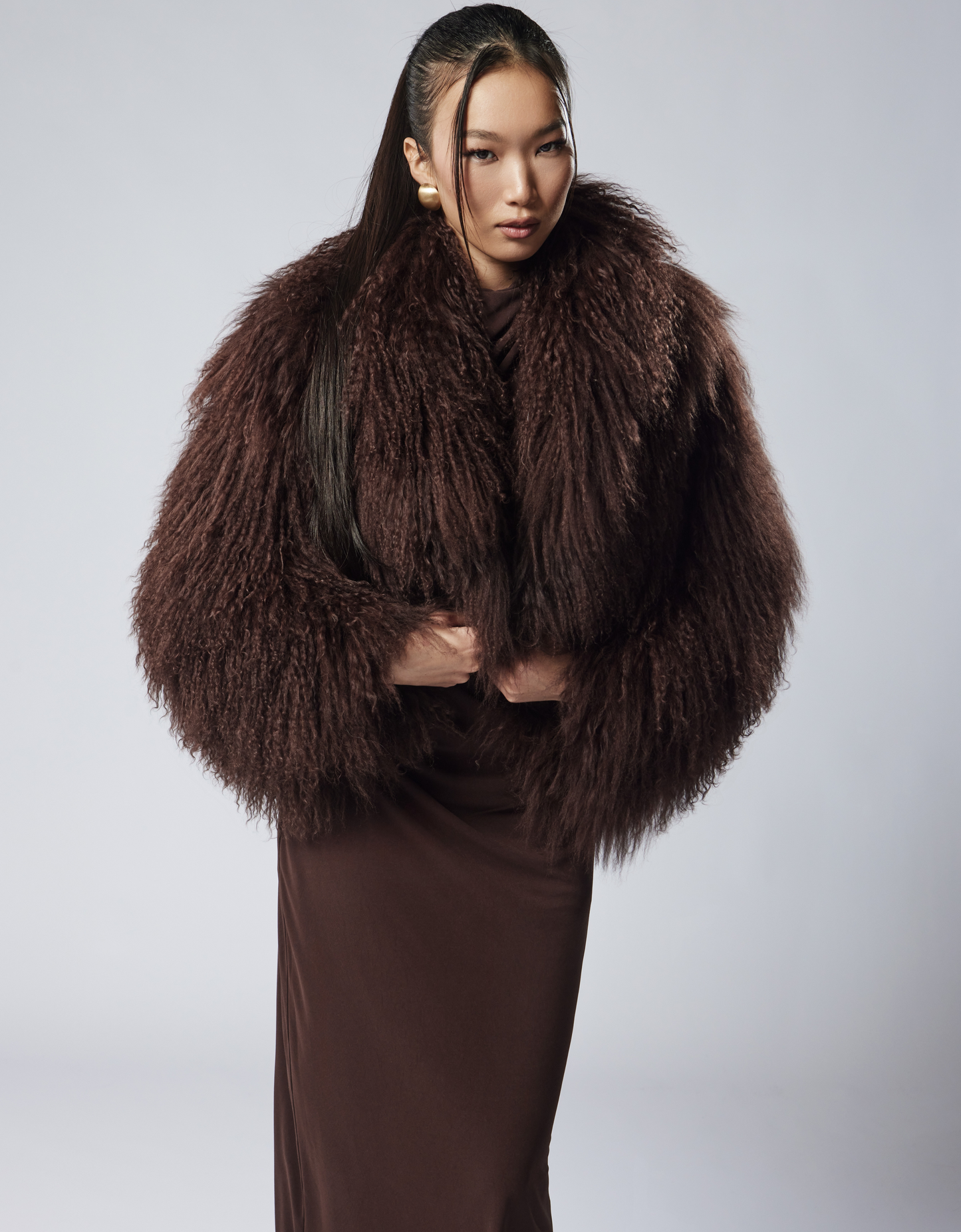 BRUNA dark brown Mongolian coad with english collar 47 cm