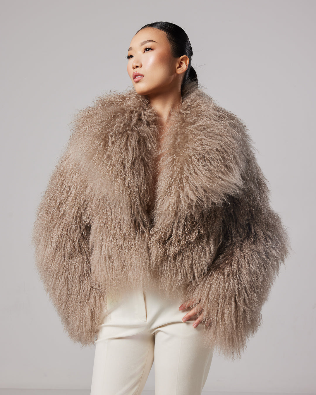 Amelié Cappuccino Mongolian Fur Coat with english collar – mad